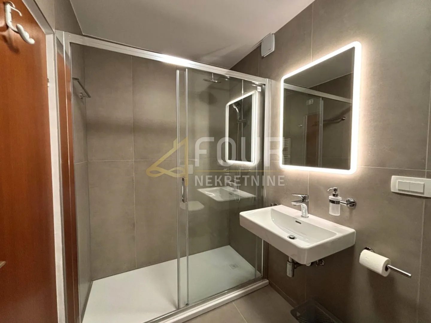 najam, rijeka, krnjevo, 70m2 2s+db, balkon i pogled na more - slika 7