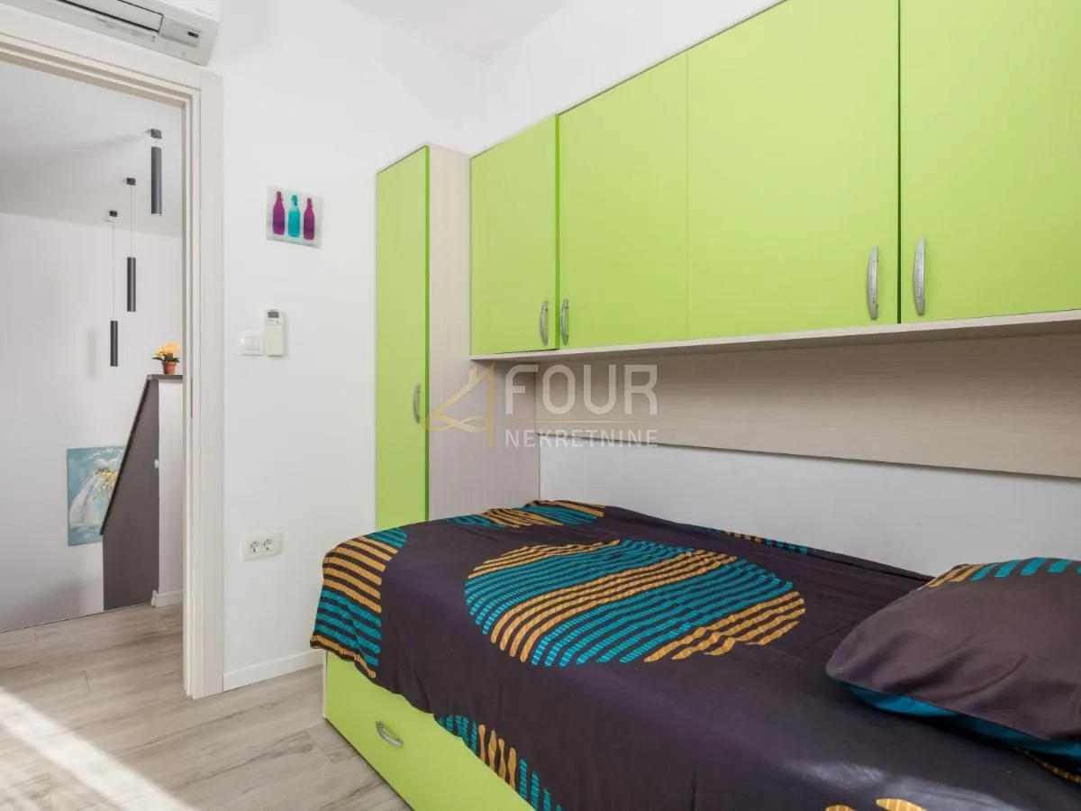 kostrena, moderna vila s bazenom - slika 24