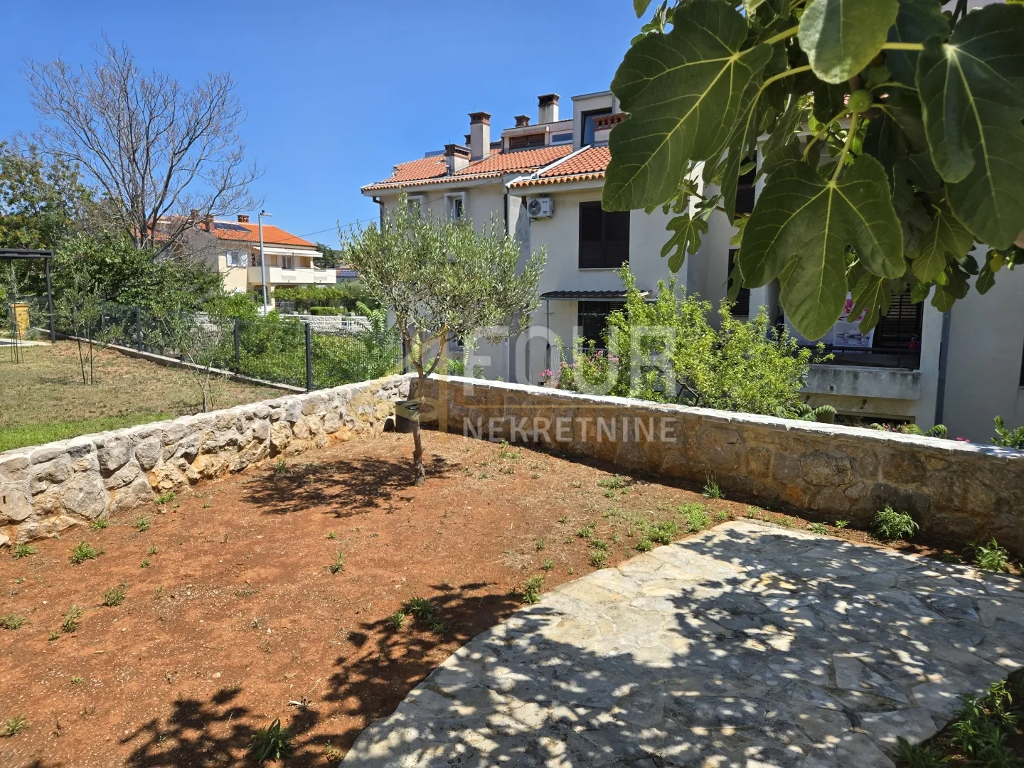 otok krk, 2s+db, 194.2m2, terasa, balkon, garaža - slika 35