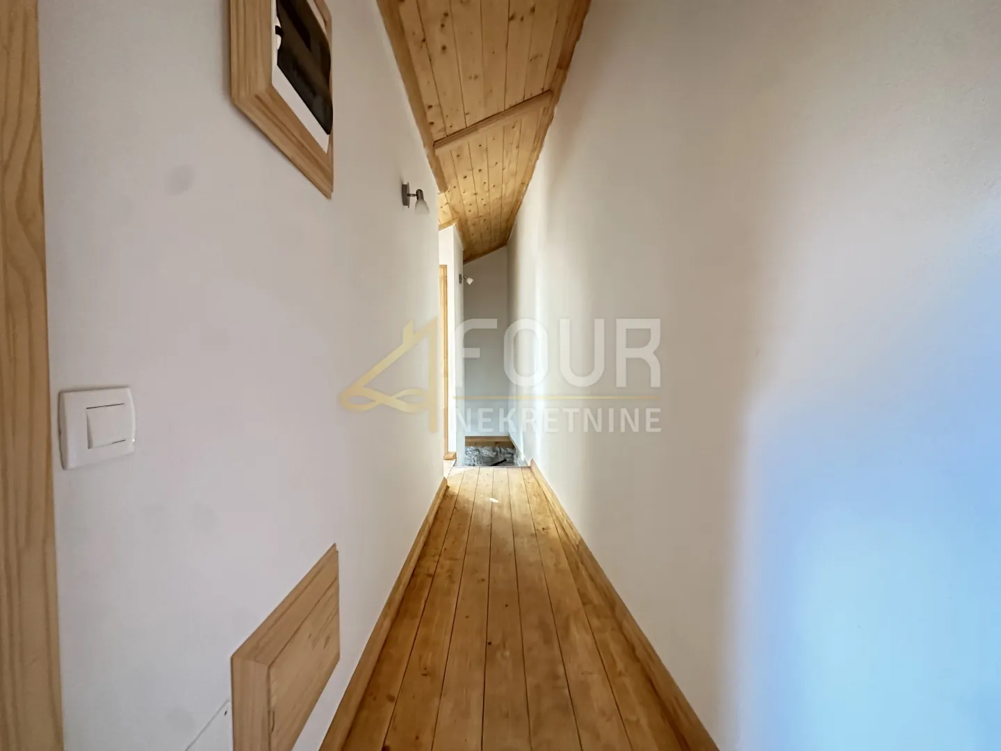 pula, monte zaro, dvije kuće - tri stambene jedinice, 251m2 - slika 10