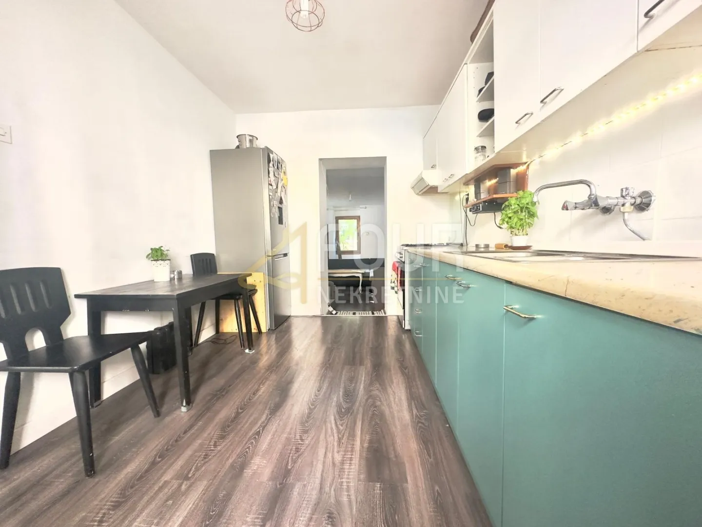 istra, pula - sami centar, kuća u nizu, idealna prilika za investiciju! - slika 7