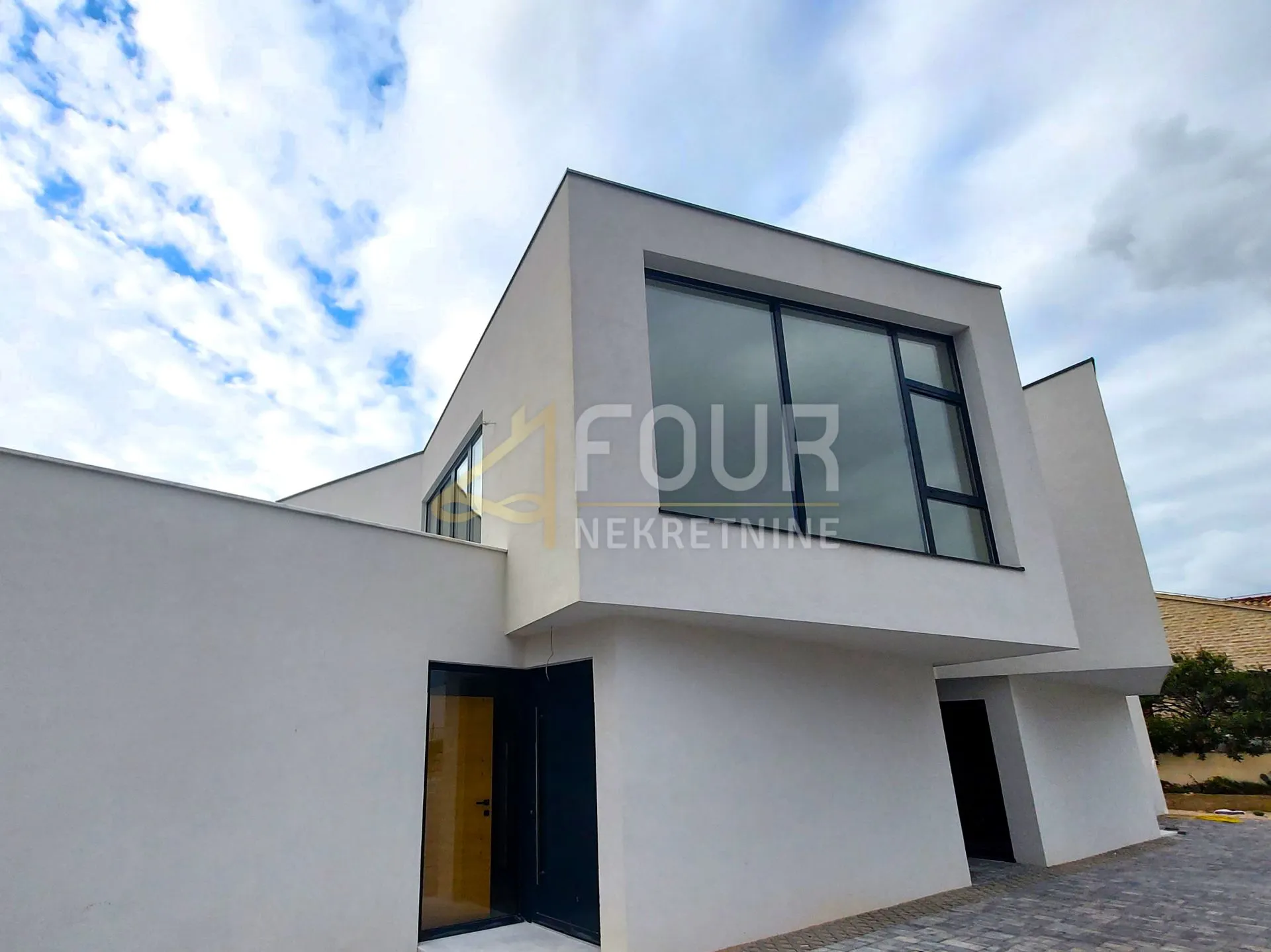dalmacija, vodice, moderna novogradnja s bazenom - slika 31