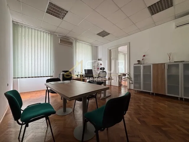 Rijeka, Centar, 112.25m2, prostran gradski stan