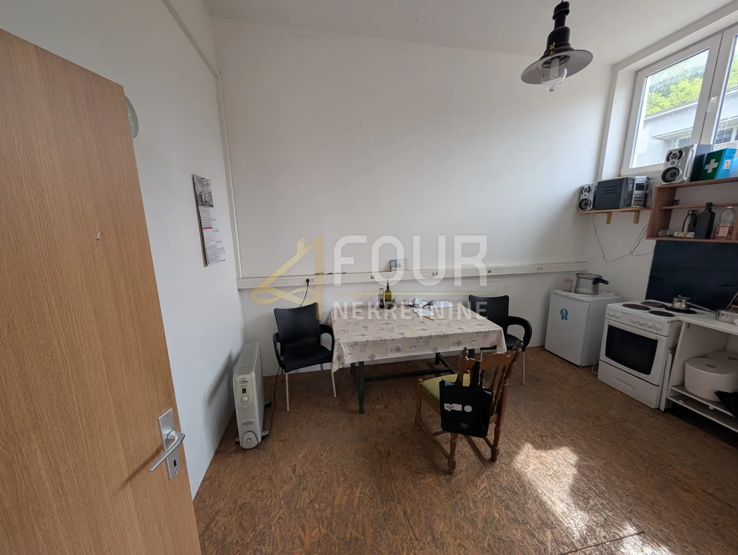 klana, 115m2, poslovni prostor - hala+ured - slika 5