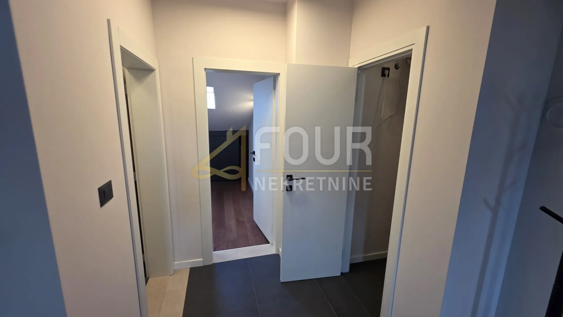 rijeka, širi centar, 1s+db s galerijom, balkon - slika 17