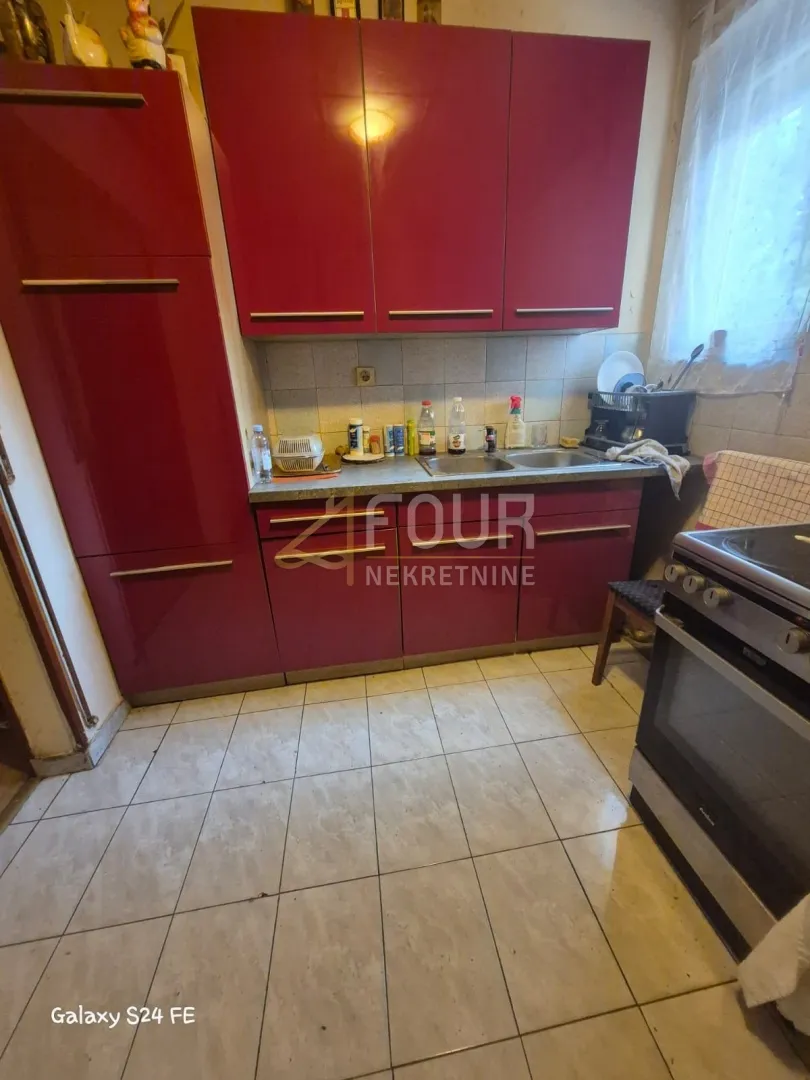 mavrinci, 230m2, samostojeća kuća - 3 stana - slika 6