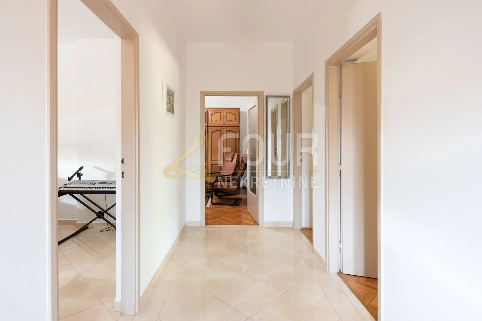 istra, pula - veruda, 212m2, 2 stana, terasa + balkon + okućnica + garaža - slika 11