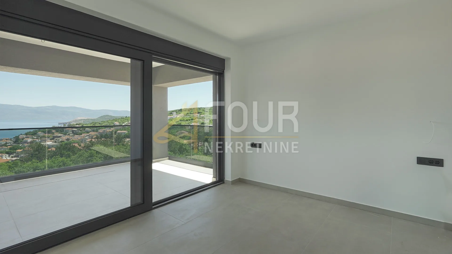 otok krk, vrbnik, novogradnja, 142m2, 3s+db, terasa i 2 balkona - slika 3