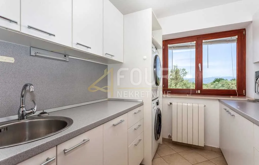 otok krk, dobrinj, samostojeća vila s bazenom - slika 7