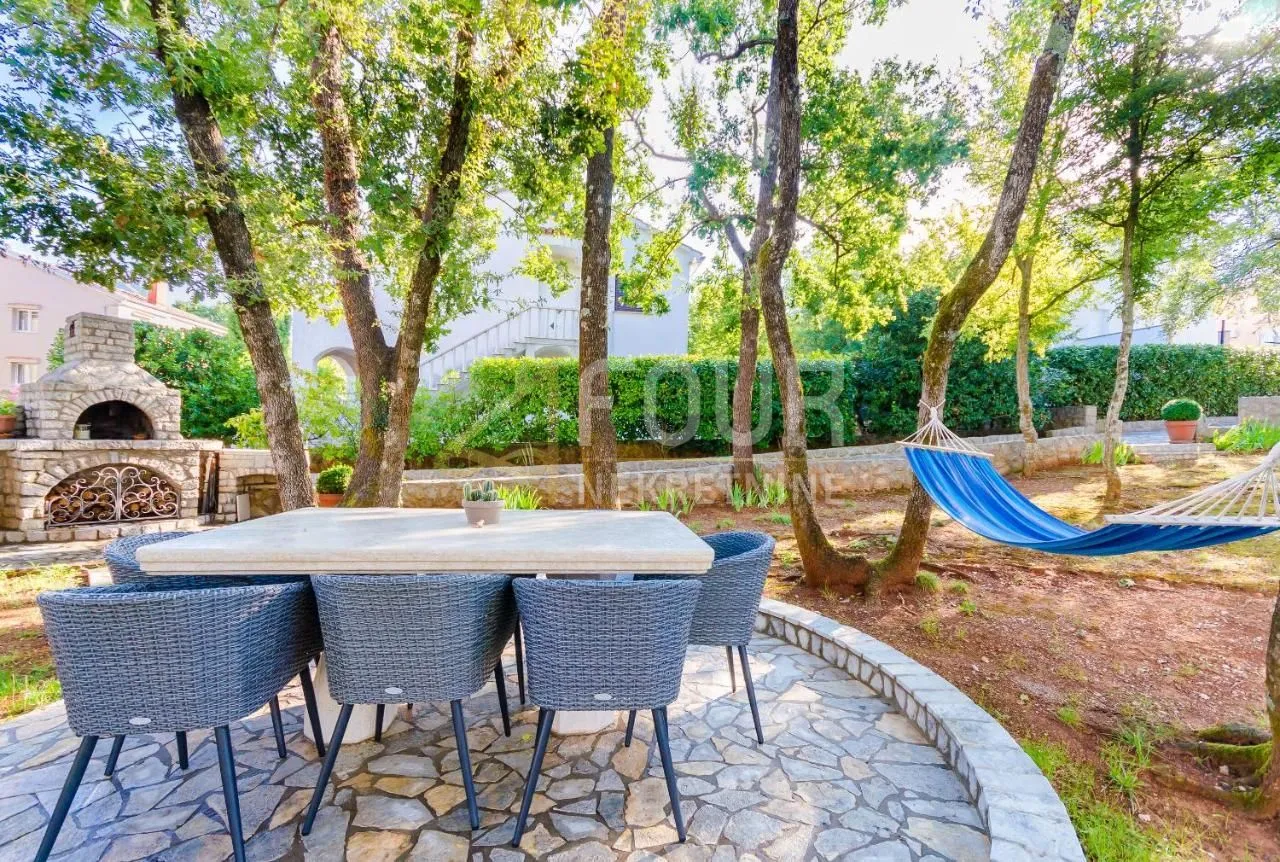 otok krk, malinska, kuća s bazenom i 9 apartmana - slika 7