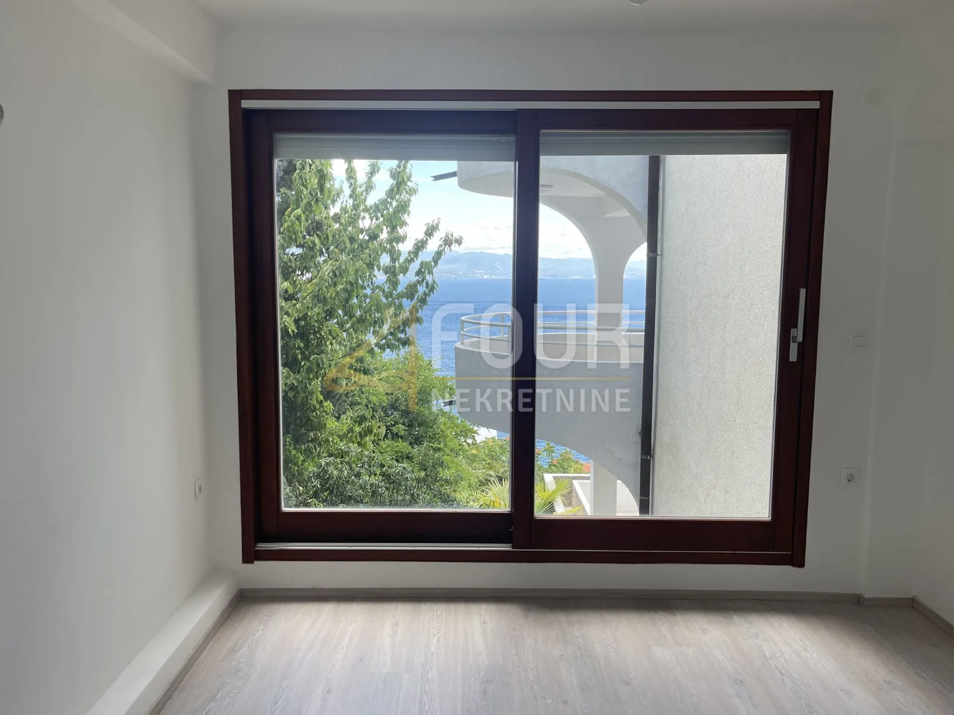 opatija, vila s 3 stana, otvoren pogled na more - slika 17