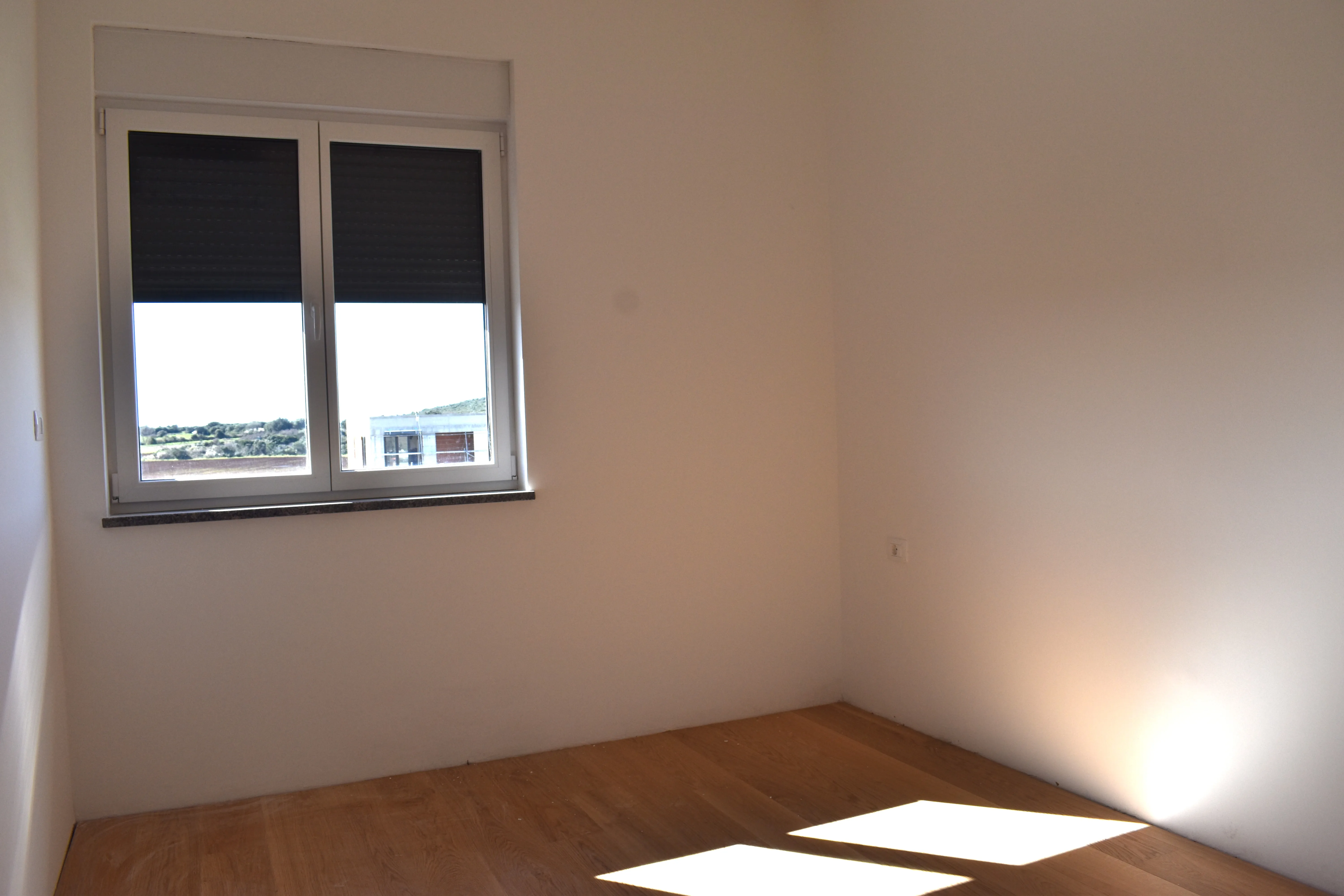 istra, banjole, novogradnja, 100m2, 3s+db, lođa - slika 13