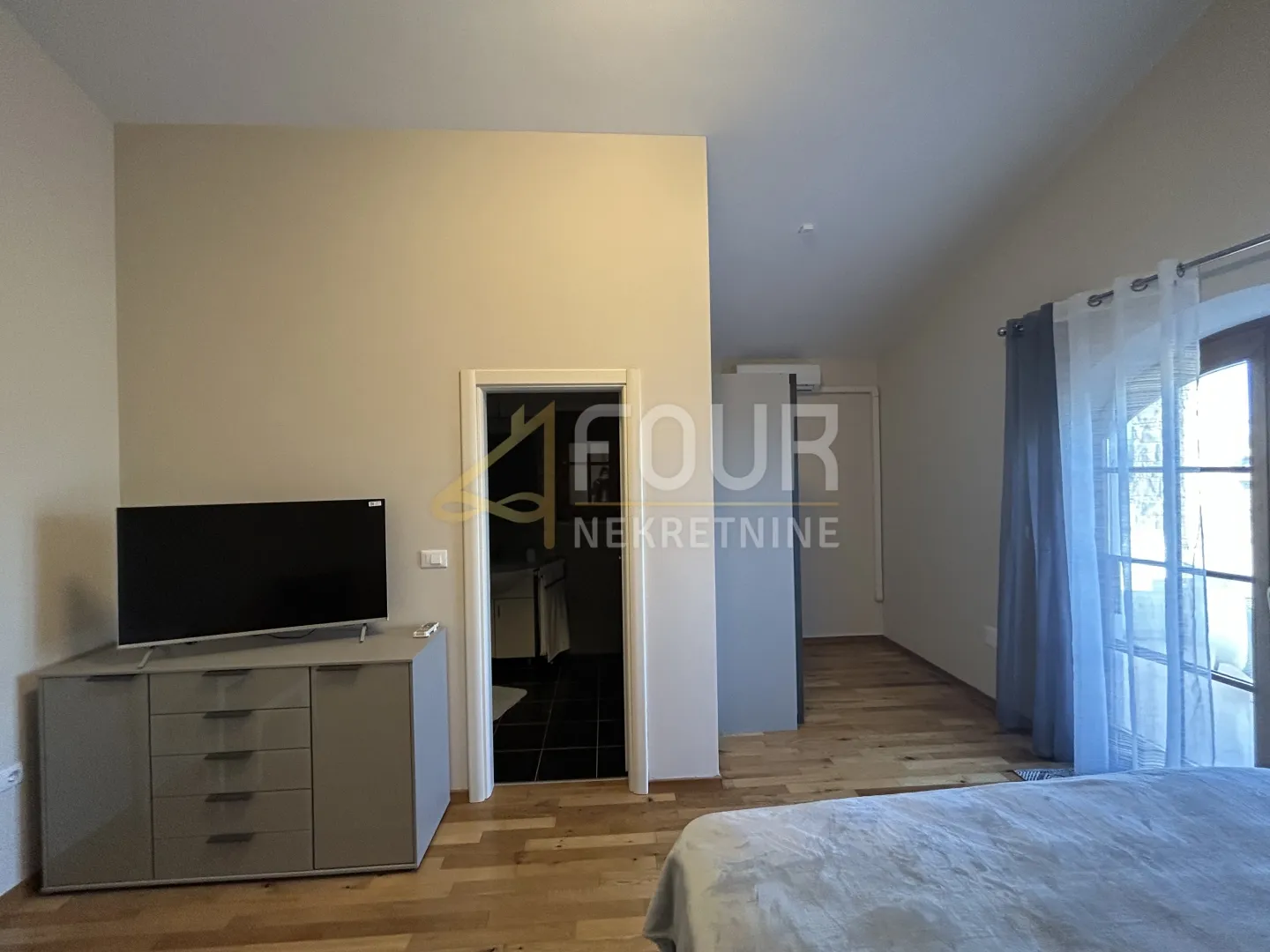 istra, barban - okolica, vila s bazenom, okućnica - slika 24
