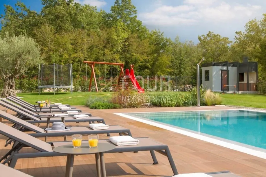 istra, višnjan, dizajnerska vila s bazenom i wellness zonom - slika 16