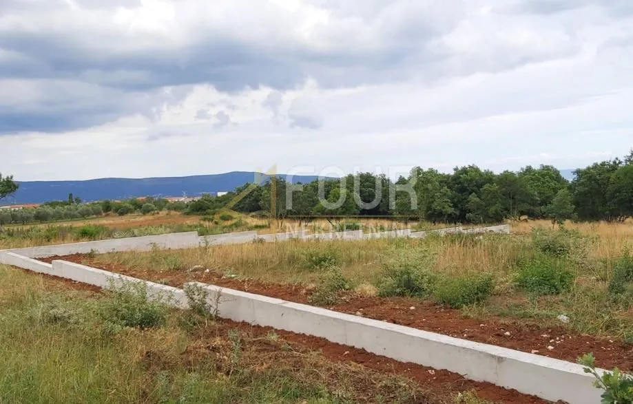 Istra, Marčana - okolica, građevinsko zemljište 2.000m2, pogled na more