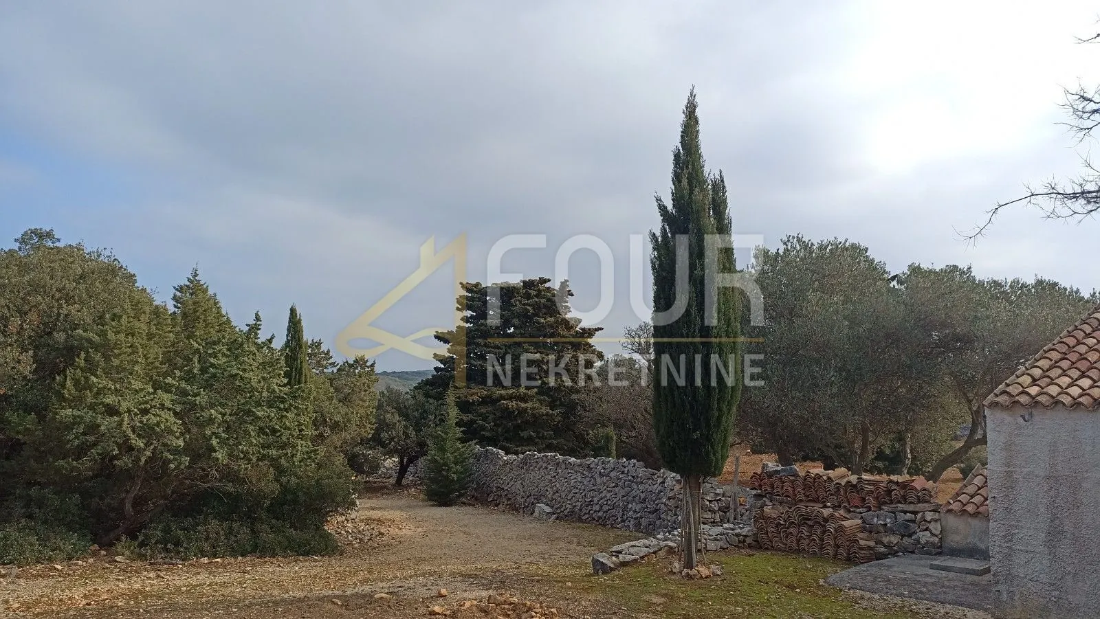 cres, imanje od 76.054m2 s kućom - slika 4