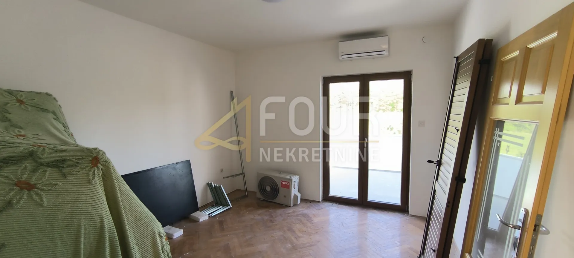 istra, barban, samostojeća kuća 206m2, terasa, balkon - slika 11
