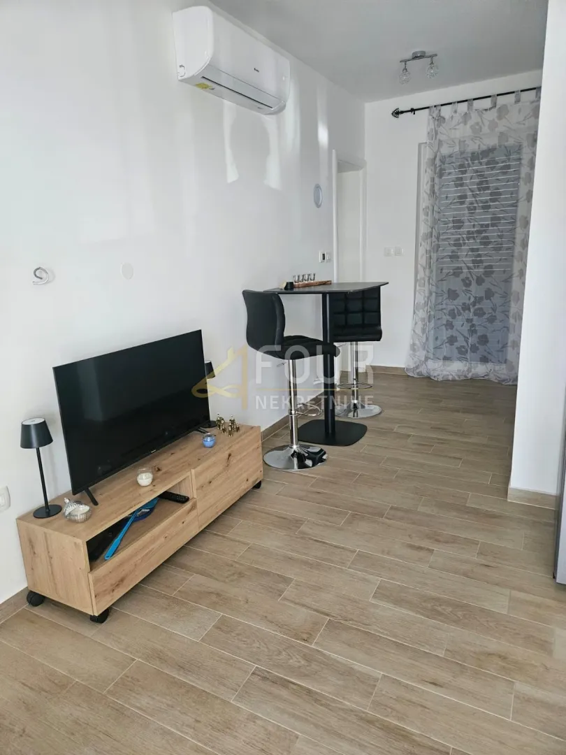 šibenik, vodice, dvojna kuća s 2 stambene jedinice - slika 35