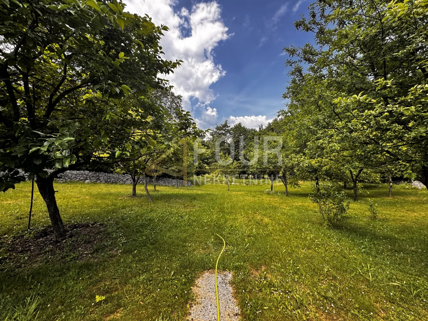 Matulji - Jurdani, ravno građevinsko zemljište 2.043m2 - Jurdani, Matulji