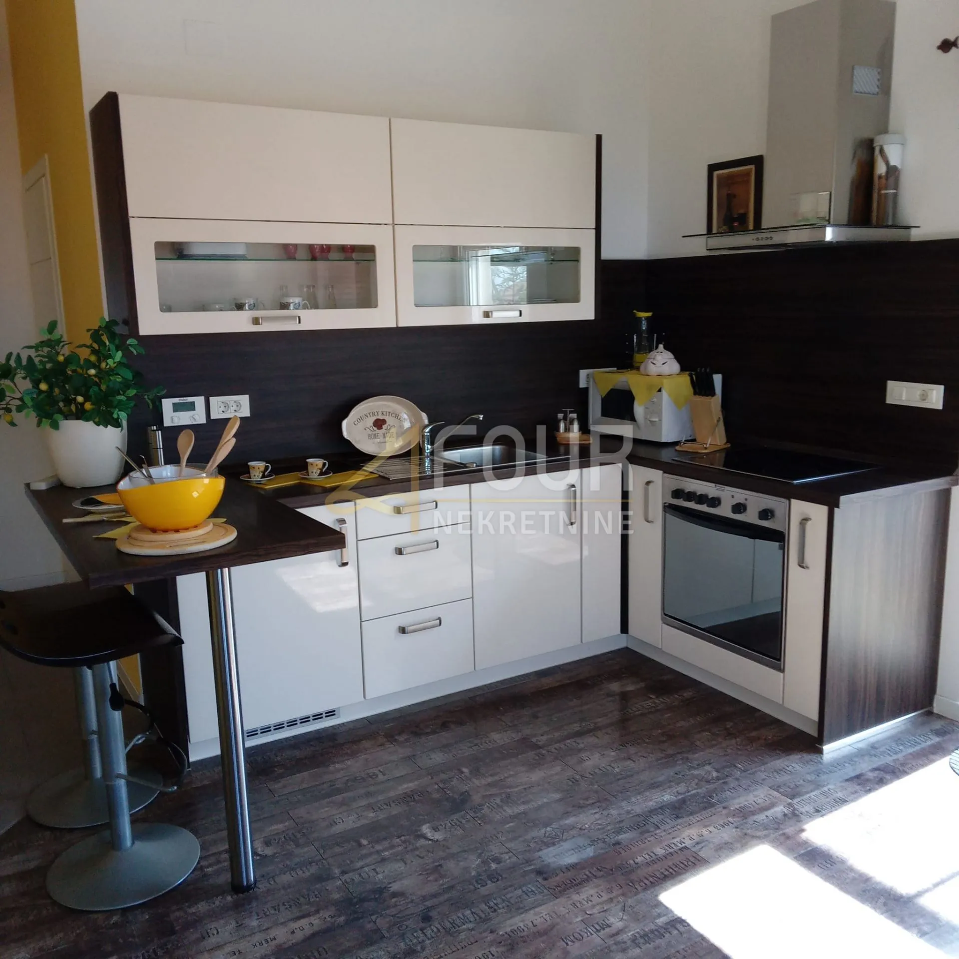 novi vinodolski, kvalitetna kuća s 4 apartmana i pogledom na more - slika 15