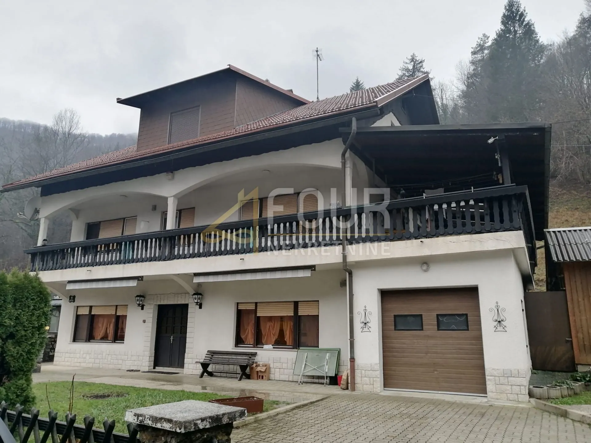 gorski kotar, brod na kupi, kuća 400m2 s velikom okućnicom - slika 29