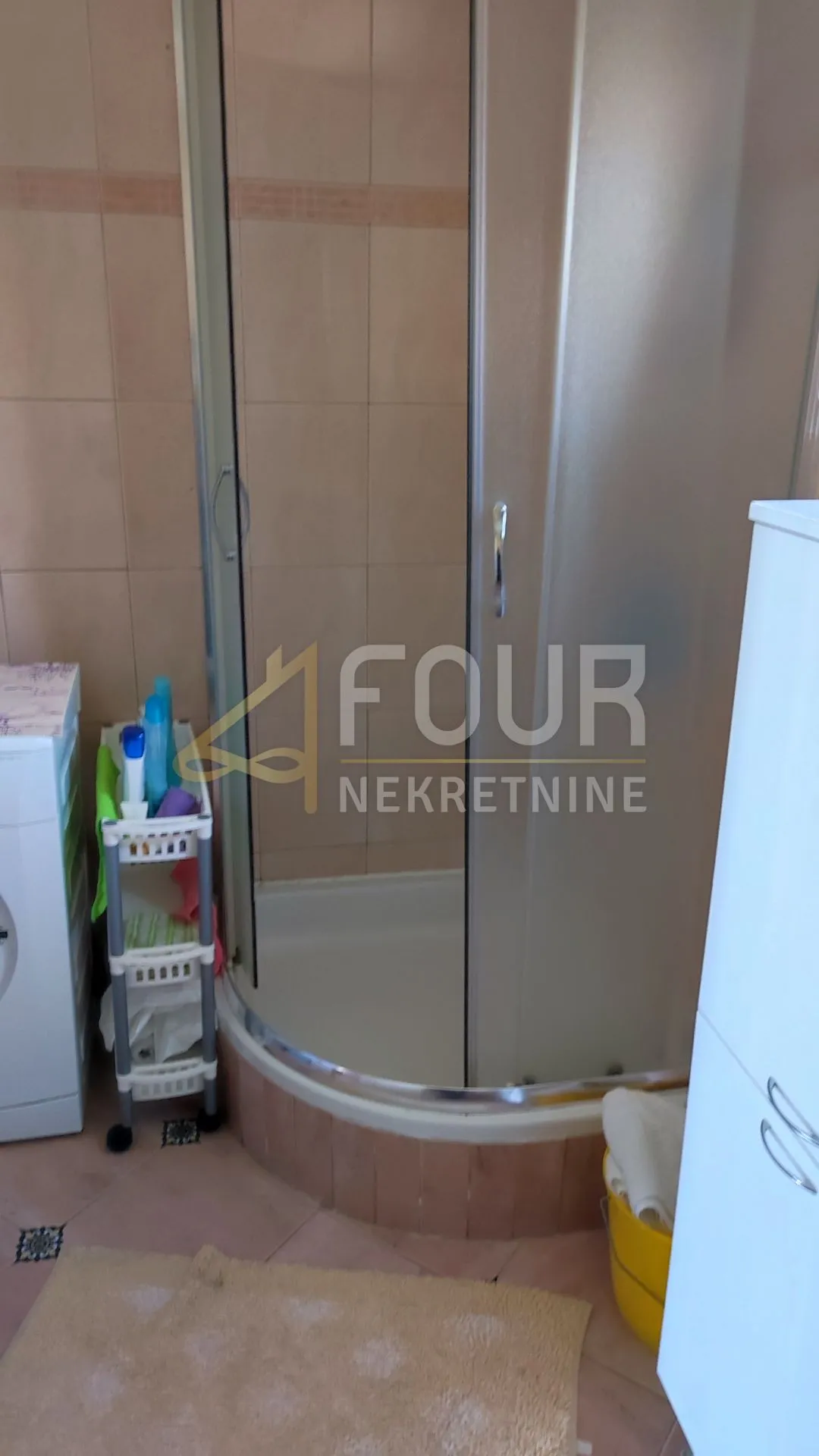 jadranovo, samostojeća kuća s 3 apartmana - slika 24