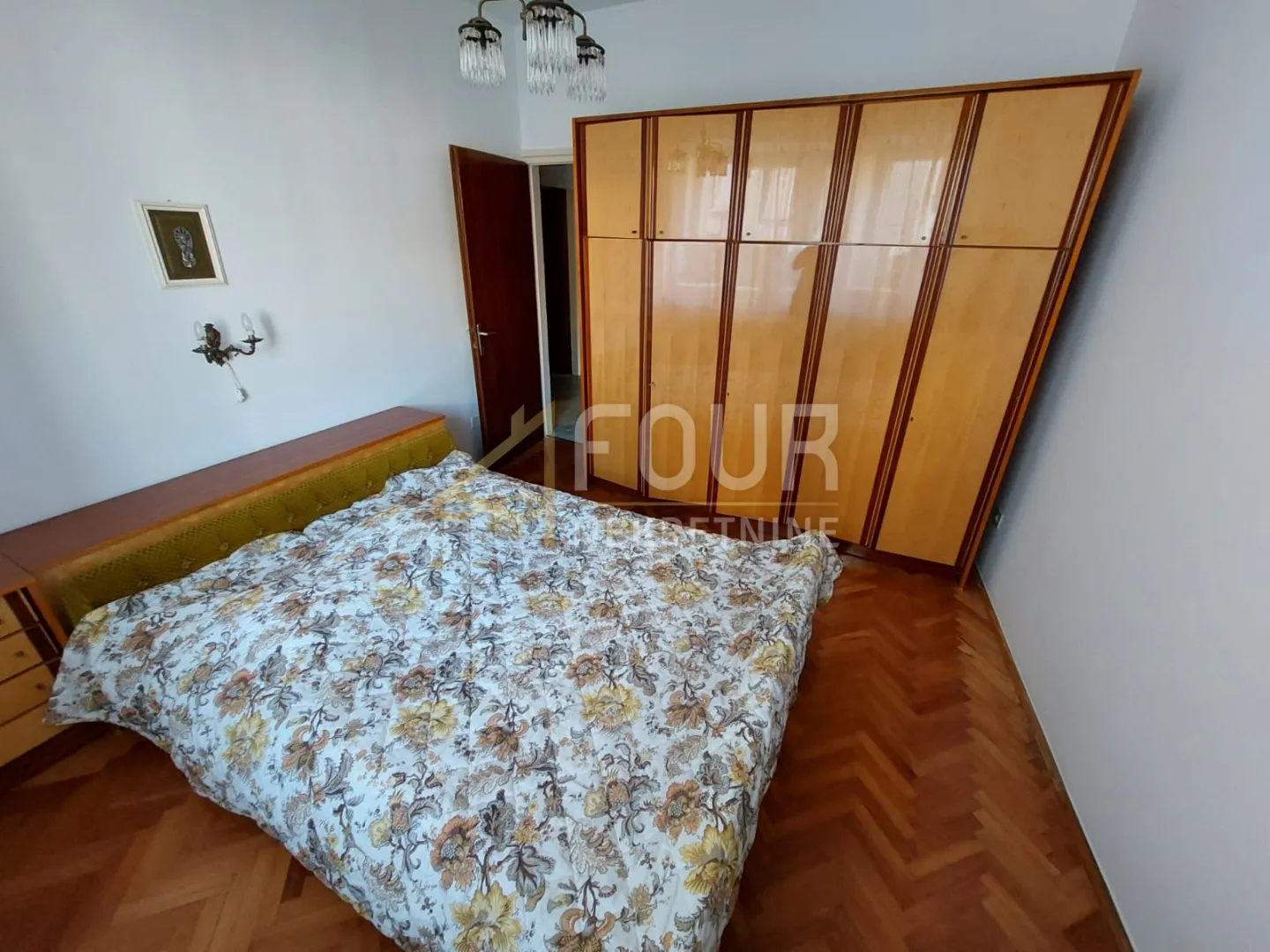 mali lošinj - centar, dvije kamene starine blizu mora - slika 10