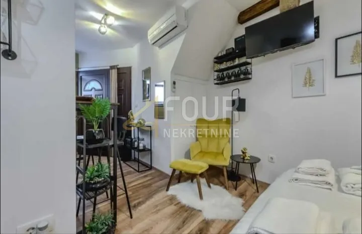 istra, rovinj - stari grad, 50m od mora, adaptirana garsonijera - slika 5