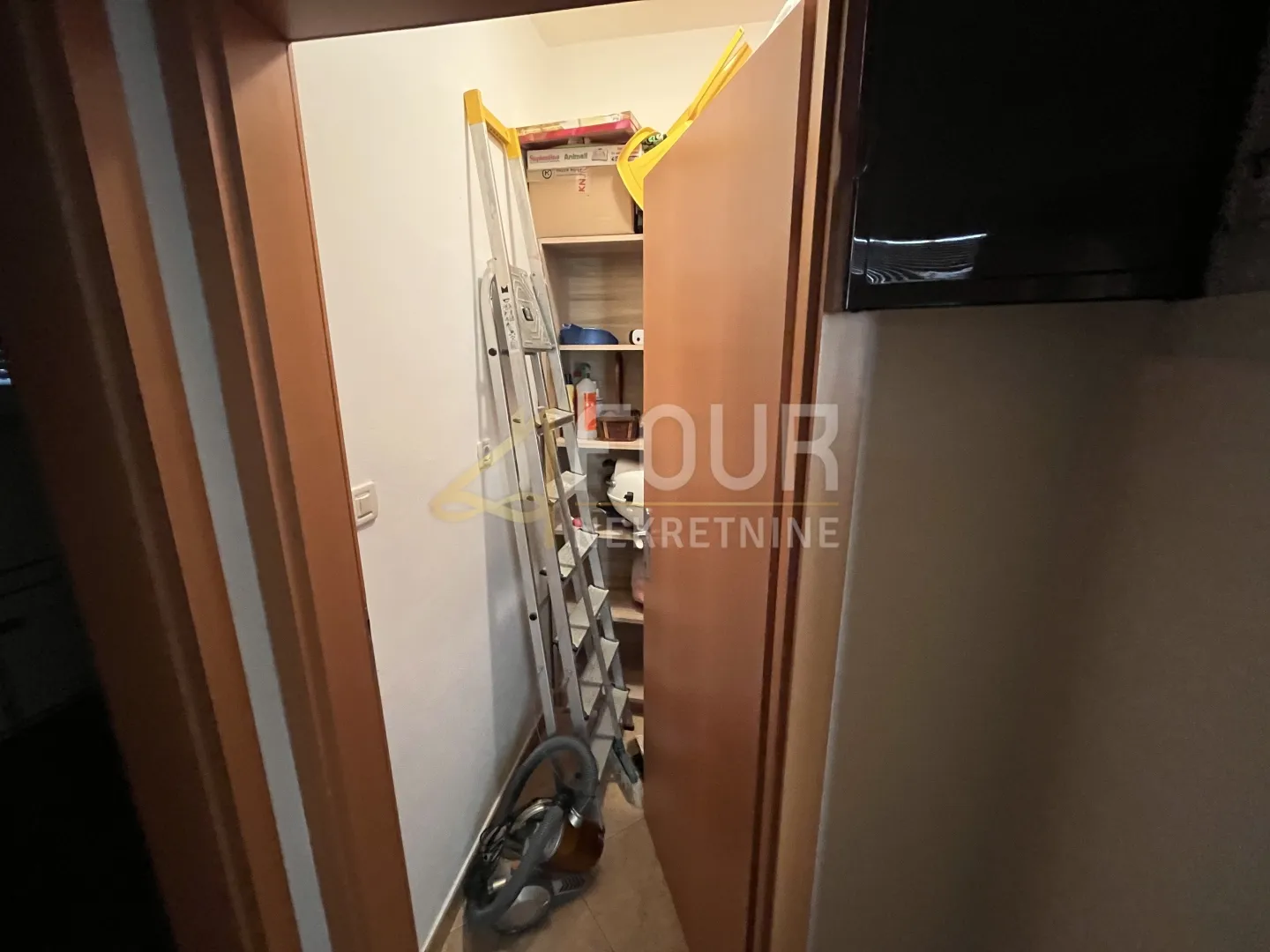 istra, rovinj, 1s+db s uređenom konobom i terasom - slika 14
