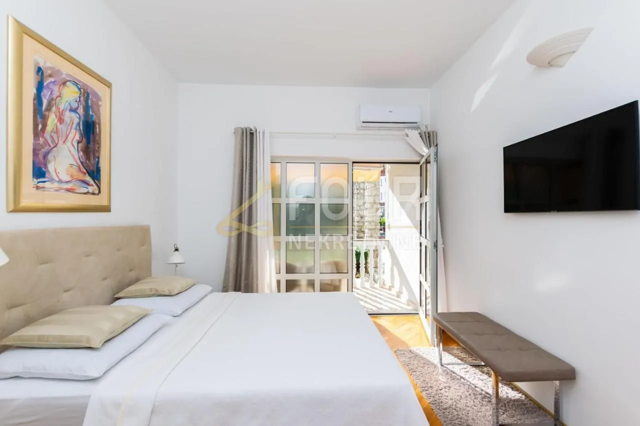 otok krk, malinska, kuća s bazenom i 9 apartmana - slika 14