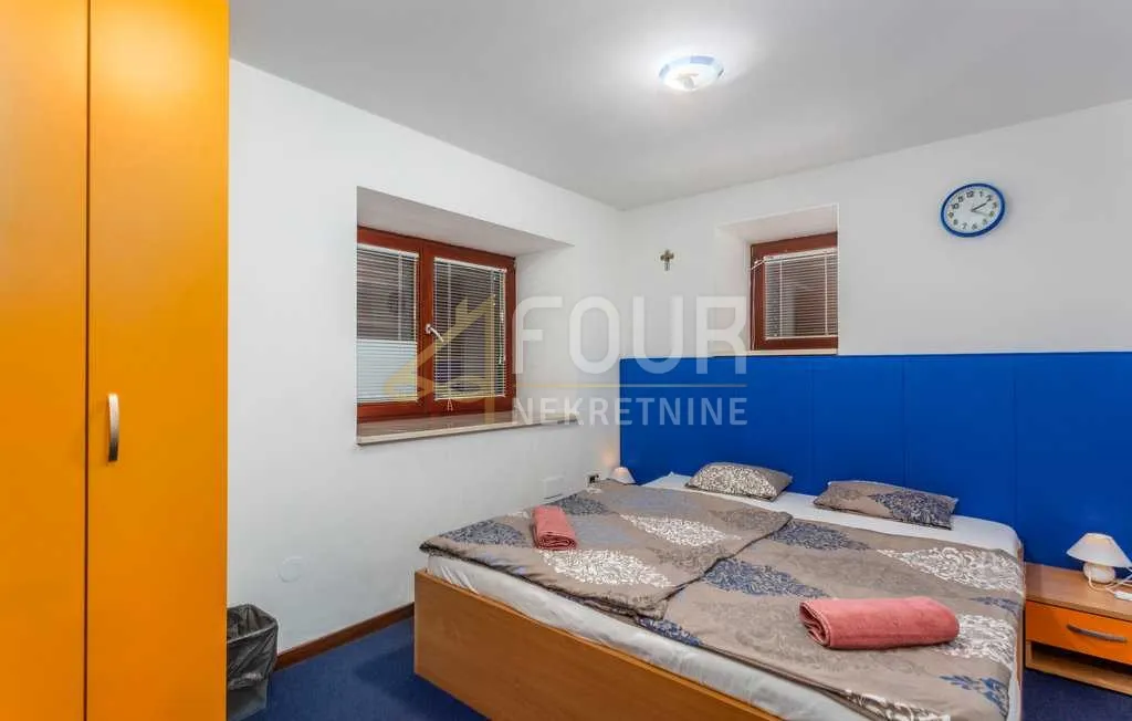 otok krk, dobrinj, samostojeća vila s bazenom - slika 10
