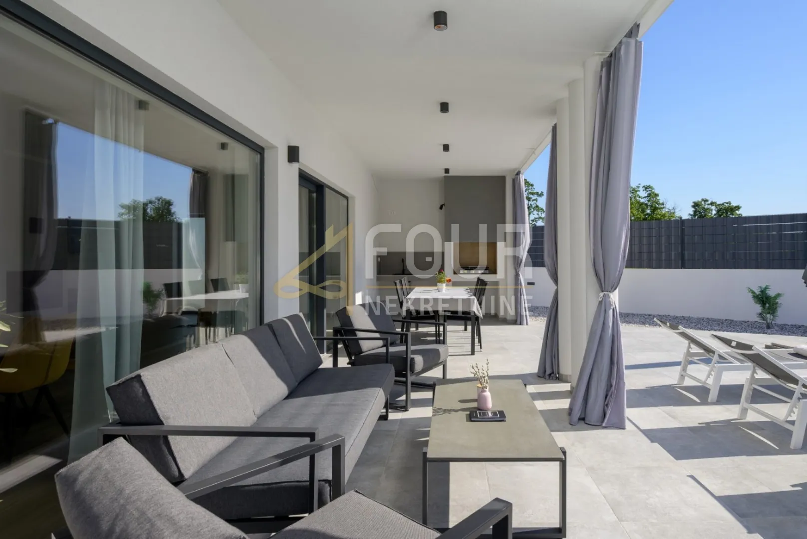 istra, svetvinčenat, samostojeća vila s bazenom - slika 24