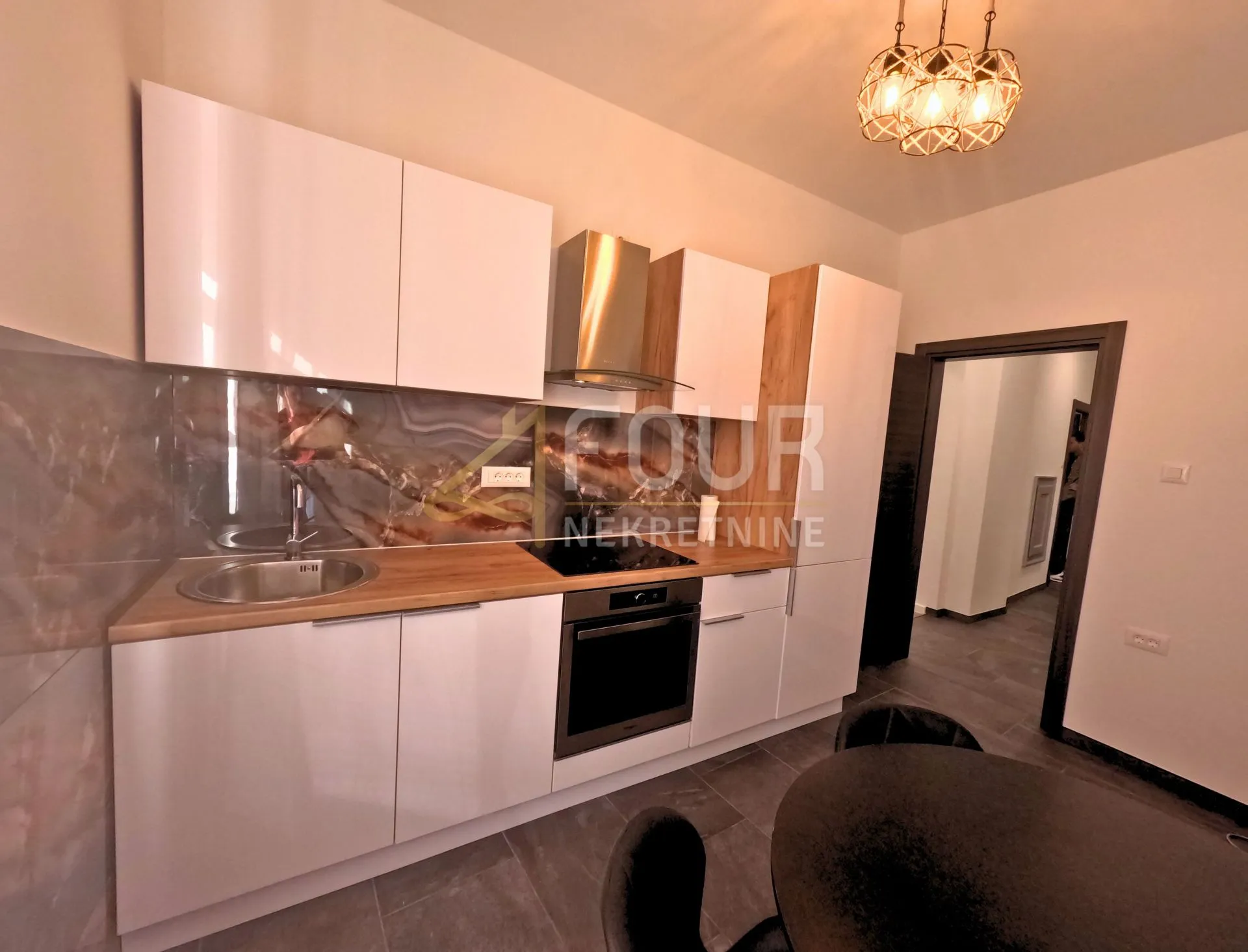 rijeka, širi centar, 98.48m2, 4s+db, balkon, adaptiran gospodski stan! - slika 5