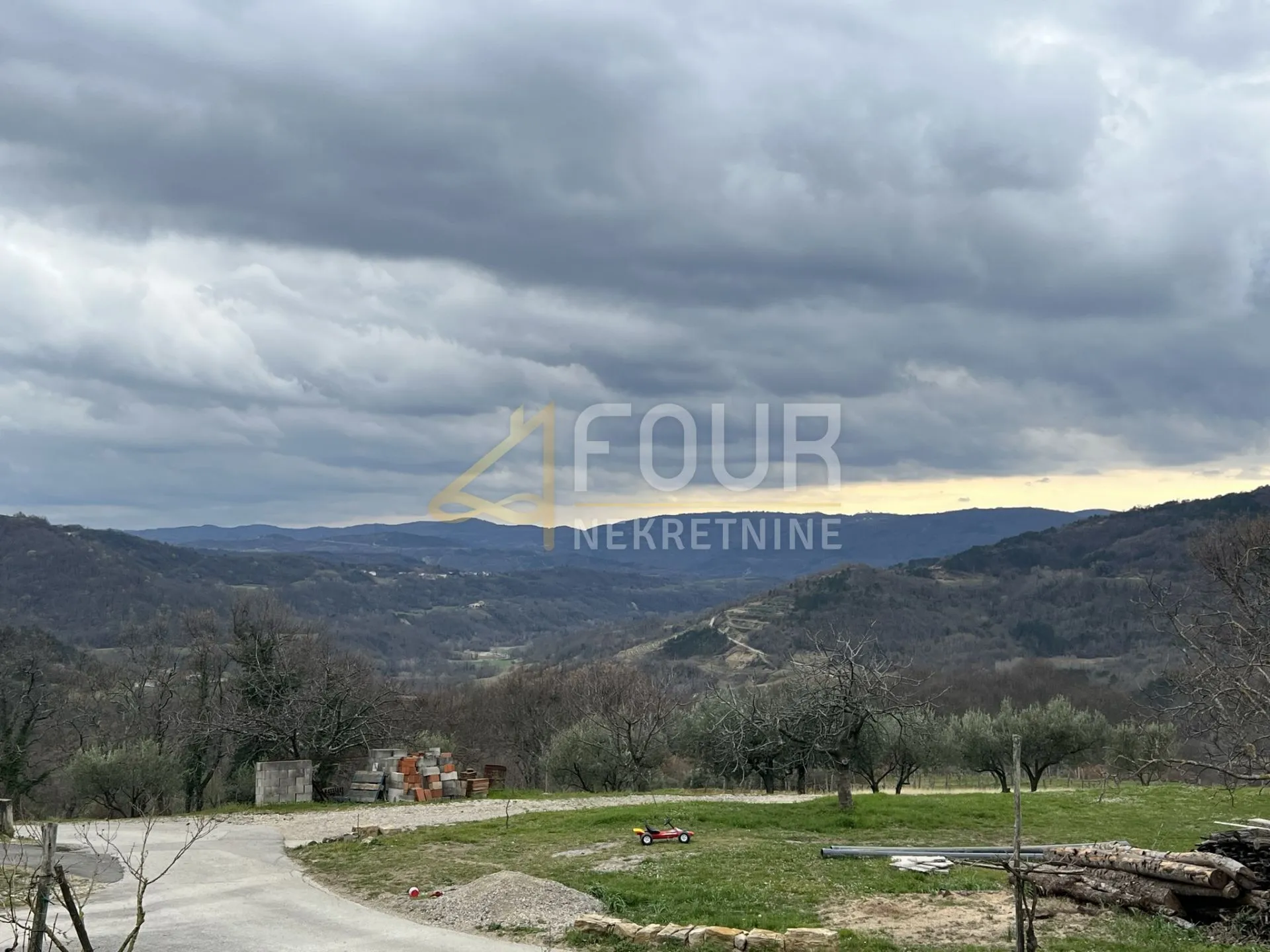 istra, buzet - okolica, građevinsko zemljište 2.744m2 - slika 7