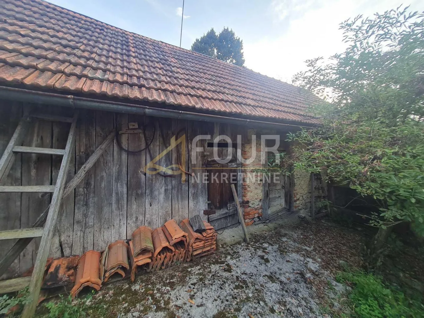 ogulin - okolica, imanje - samostojeća kuća, gosp. objekt + okućnica - slika 2