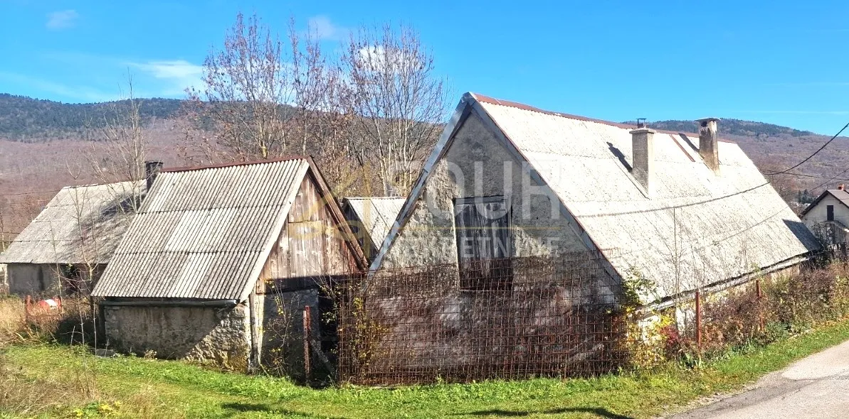 velebit, krasno polje, samostojeća starina s velik okućnicom - slika 5