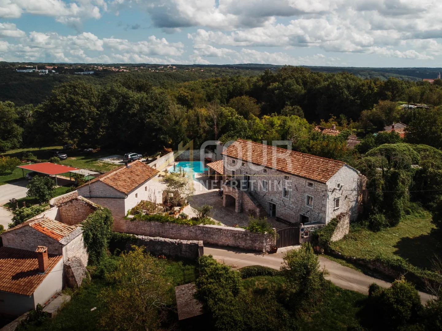 istra, tinjan, prekrasno imanje, dvije kamene kuće s bazenom - slika 3