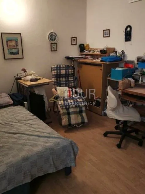 istra, novigrad - okolica, stan sa zatvorenom terasom i okućnicom na korištenje - slika 6