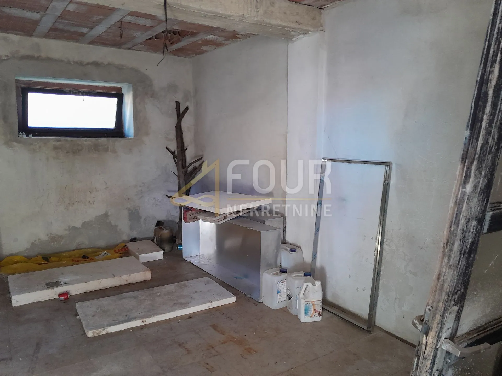 istra, kanfanar, kuća 240m2, okućnica - slika 9