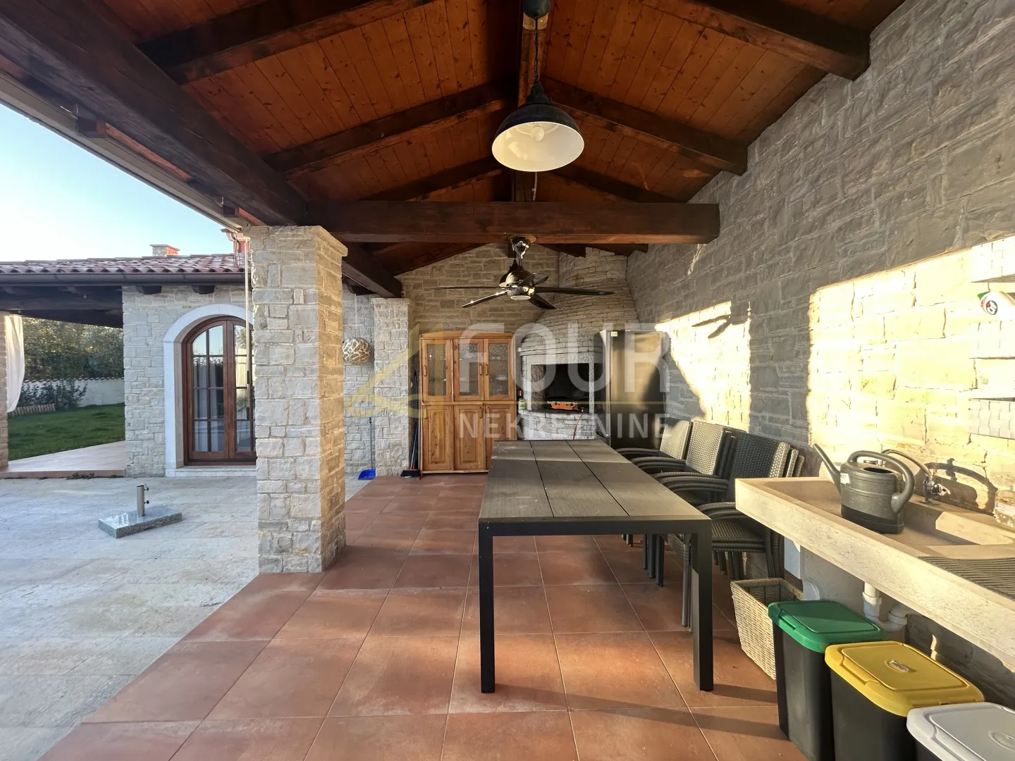 Istra, Barban - okolica, vila s bazenom, okućnica
