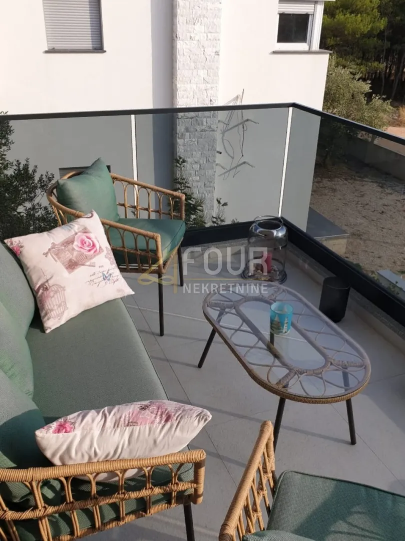 šibenik, vodice, dvojna kuća s 2 stambene jedinice - slika 27