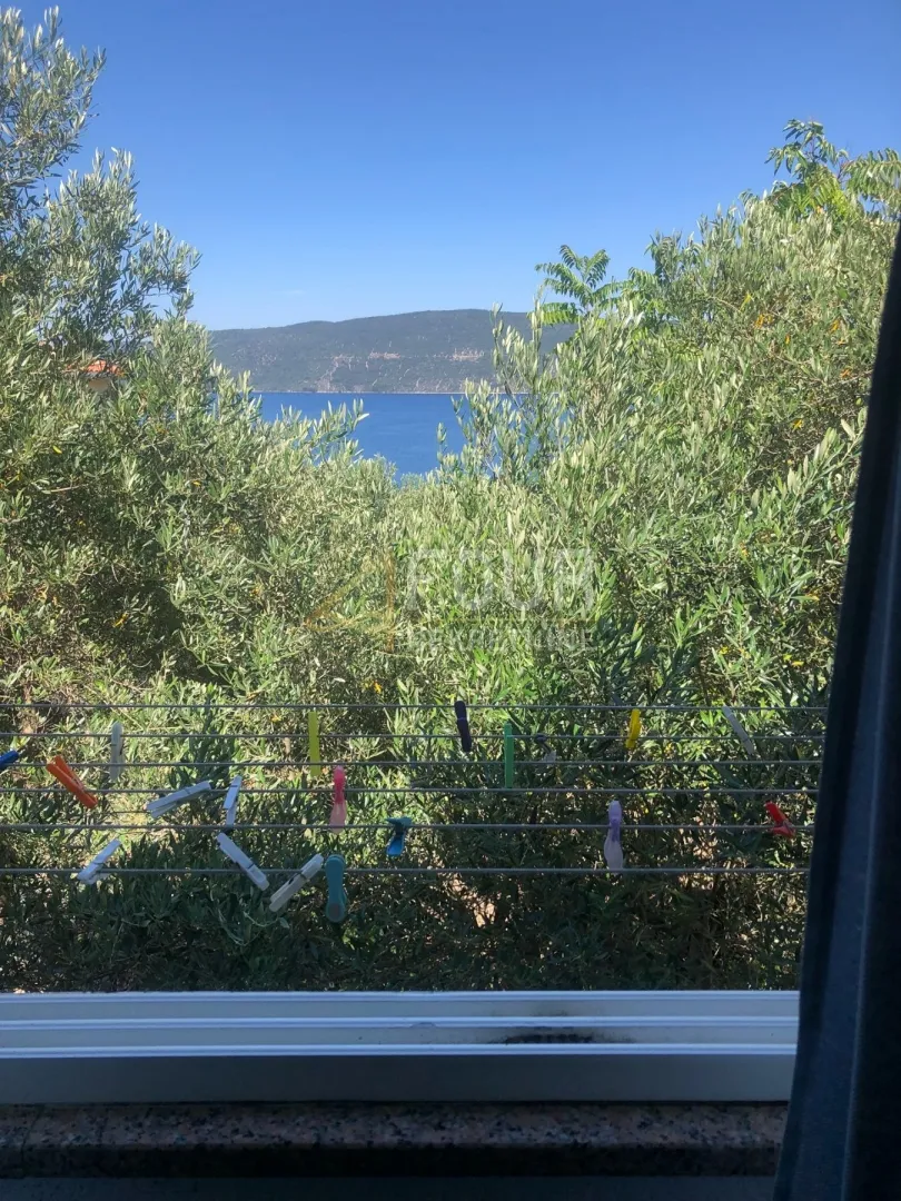 otok cres, valun, kuća s 2 stana, 180m2 - slika 2