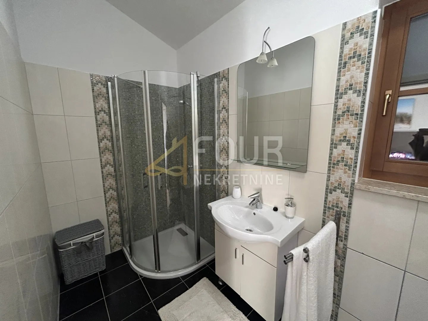 istra, barban - okolica, vila s bazenom, okućnica - slika 29
