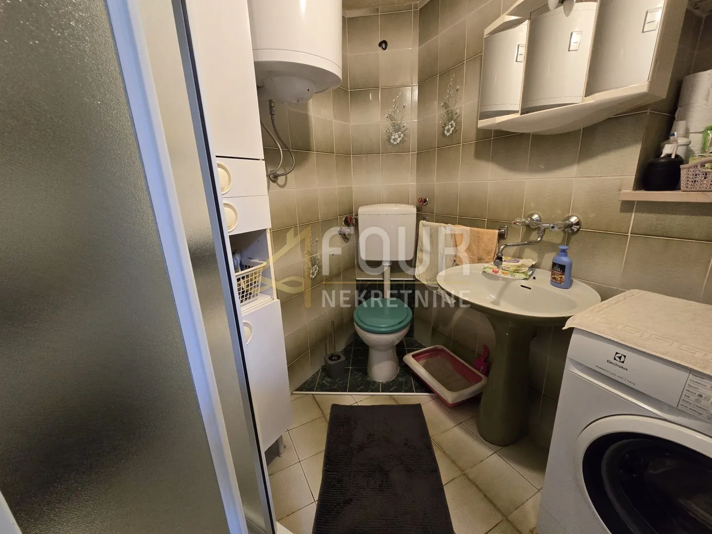 otok cres, grad cres, stan 70m od rive! - slika 9