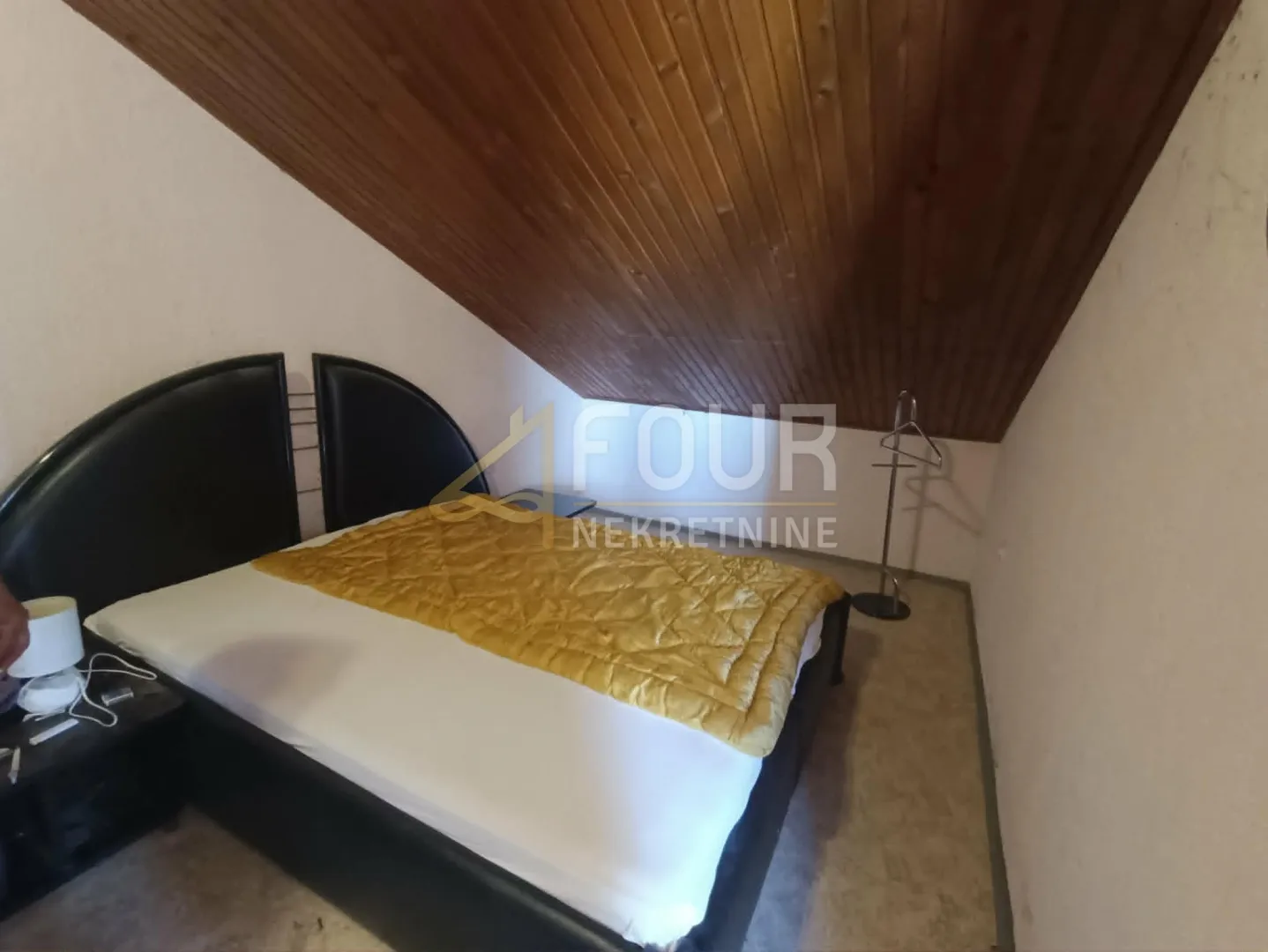 ika - oprić, 2 stana s okućnicama - slika 4