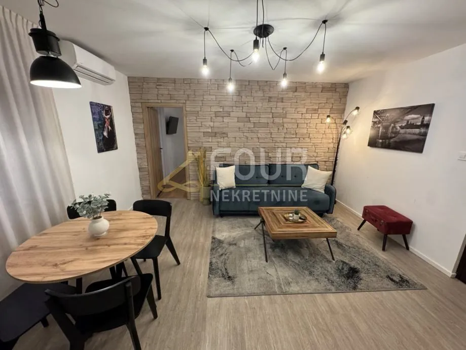 Rijeka, Centar - strogi, 81.18m2, u naravi 2 stana tik uz Korzo
