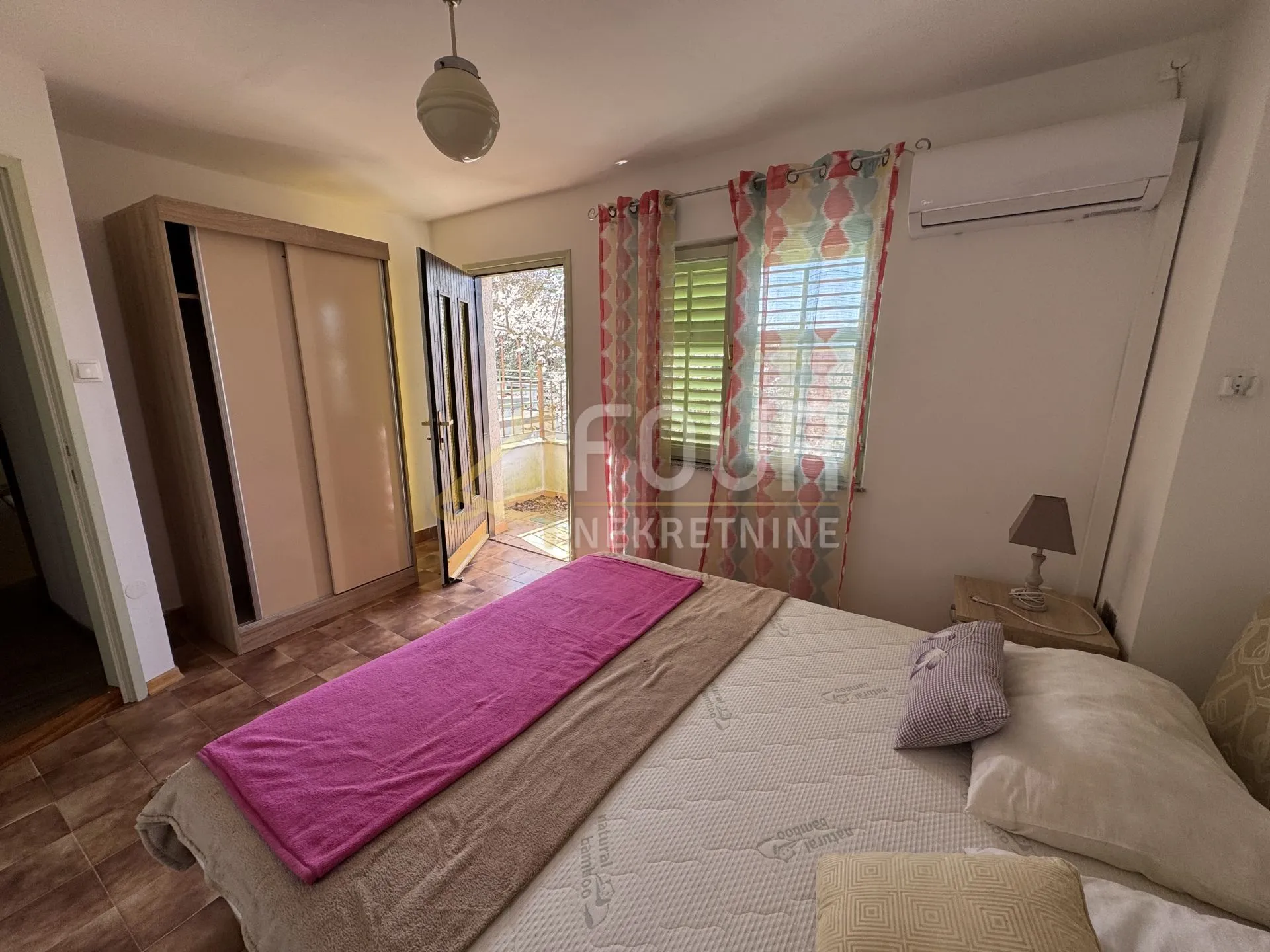 otok krk, milohnići, kuća s garažom, 278.23m2 - slika 11