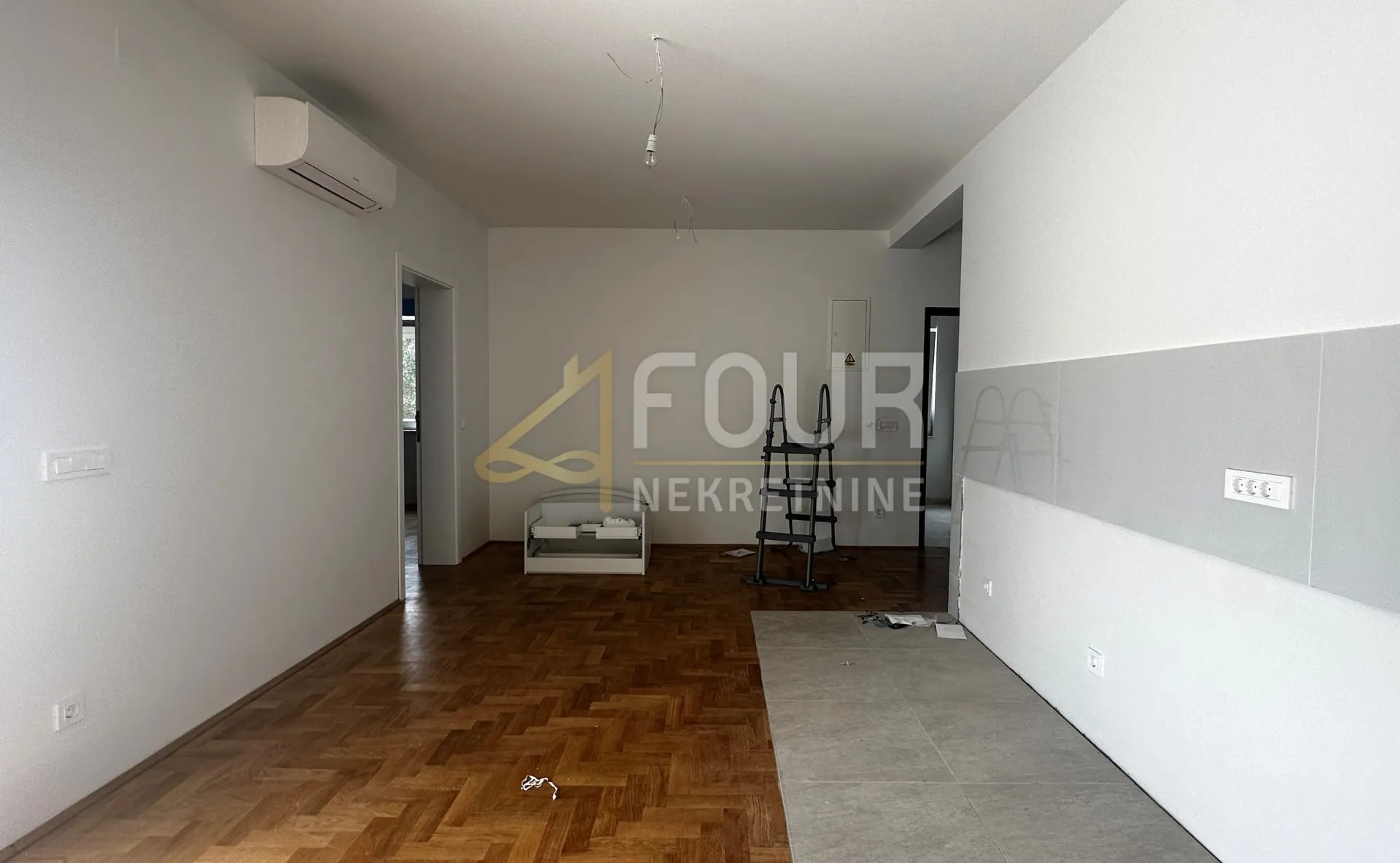 otok rab, kampor, stan u novogradnji, 100m2, 2s+db, pogled na more - slika 2