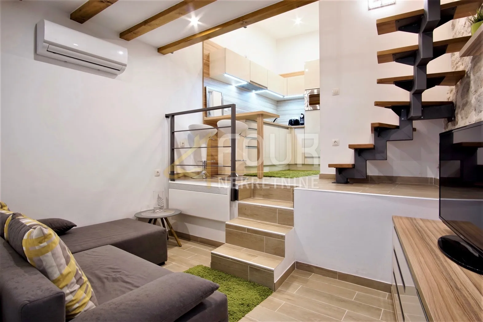 istra, rovinj, 150m od mora, 27m2, u naravi apartman s galerijom - slika 2