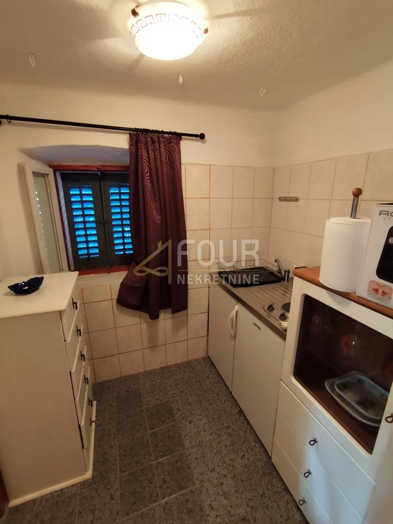 istra, marčana - okolica, autohtona kuća s dva stana 198m2 - slika 14